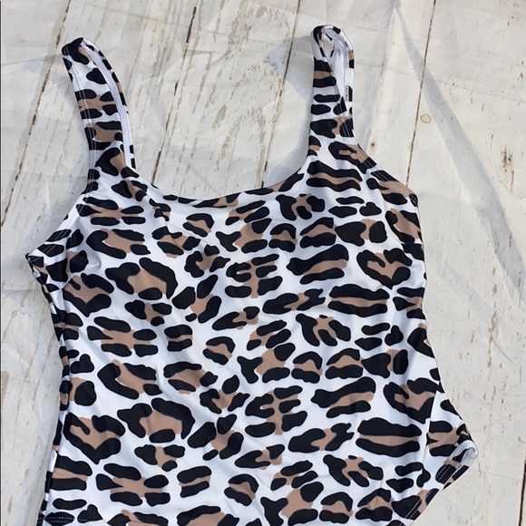 Women’s leopard print one piece swimsuit - Picture 4 of 5